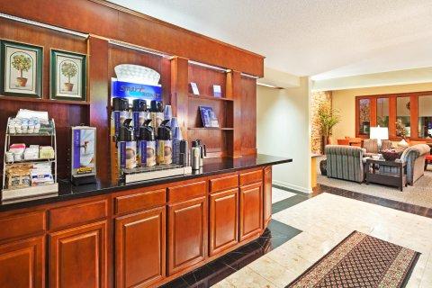 Hotel Holiday Express - Mart By Ihg