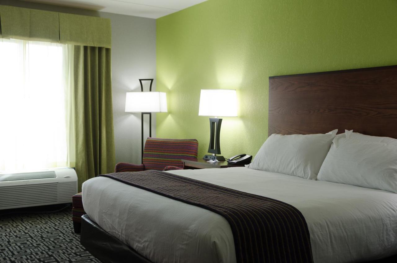 Express - Mart By Ihg Hotel 2*