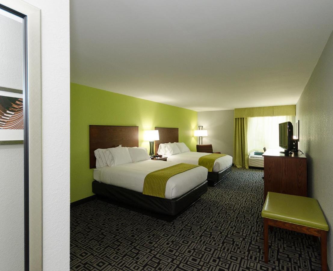 Express - Mart By Ihg Hotel 2*